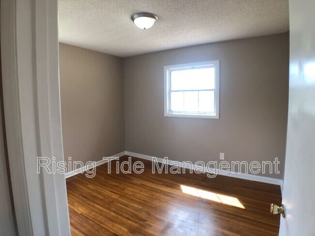 Foto del edificio - 200 E Haven Dr NE