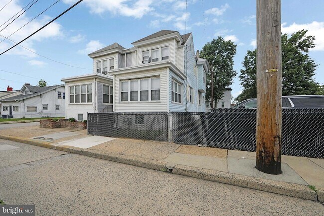 Foto del edificio - 3403 River Rd
