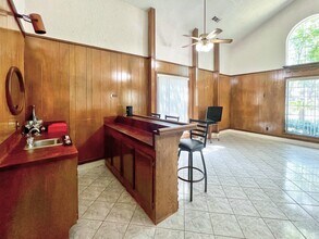 Building Photo - 16902 Summit Oaks Ln