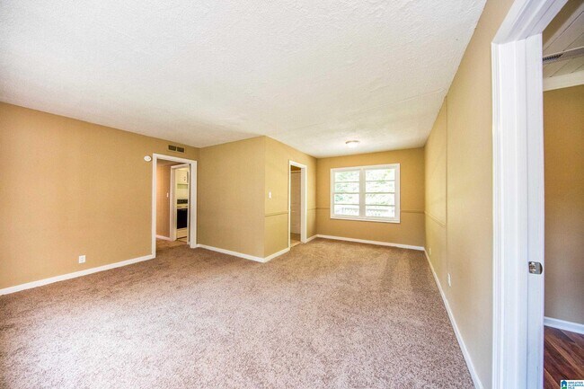 Foto del edificio - 832 Alden Ave