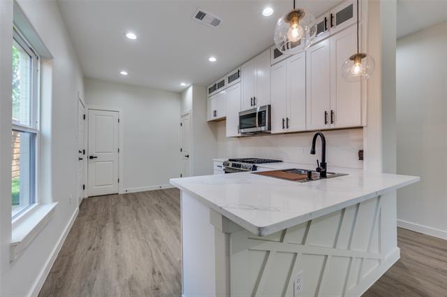 Foto del edificio - 3324 Navaro St