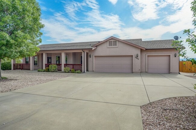 Building Photo - 3 Bedroom, 2 Bath Home in Chino Valley!