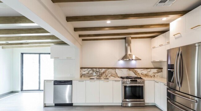 Foto del edificio - 3402 E Pinchot Ave