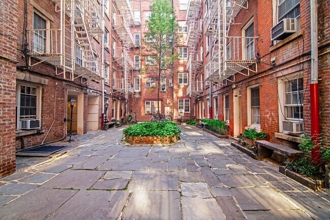 Foto del edificio - 224 Sullivan St