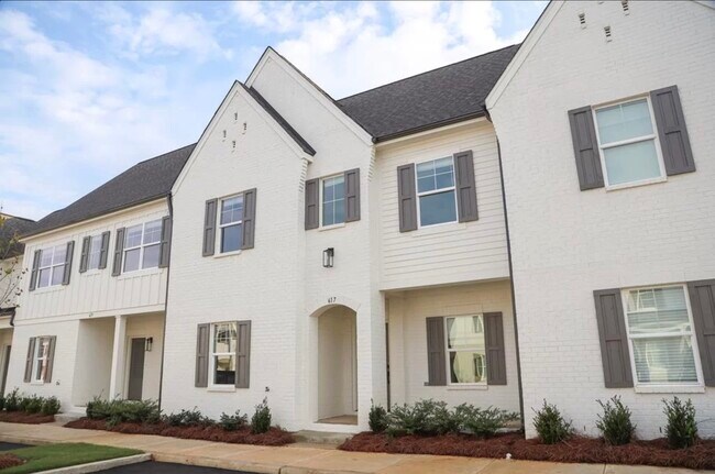 Building Photo - 346 Windsor Dr N