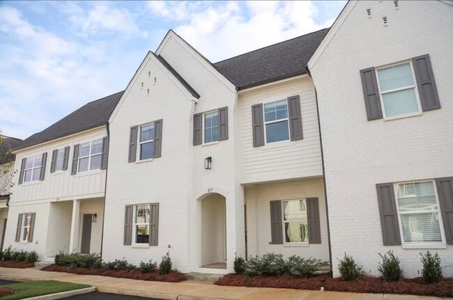 Building Photo - 346 Windsor Dr N