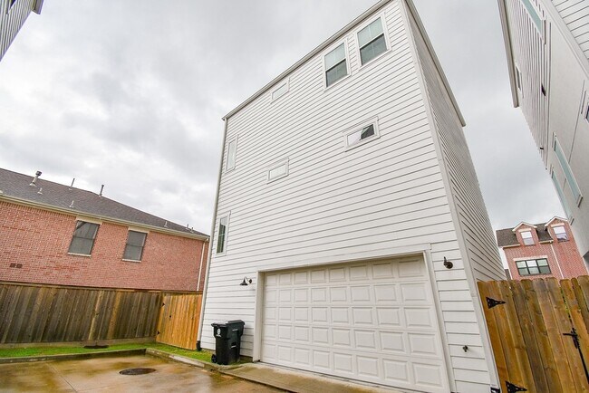 Foto del edificio - 3712 Link Valley Dr.