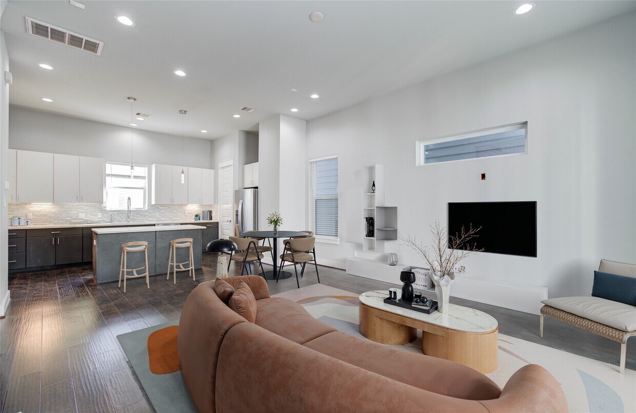 Foto principal - 2116 Naomi St