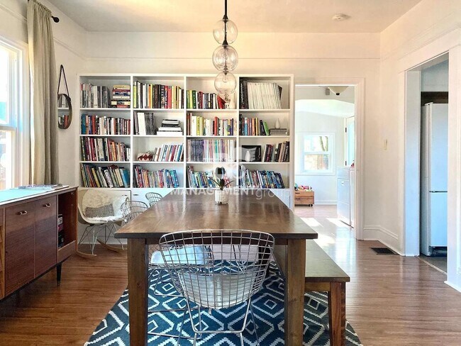 Building Photo - Close-In North Portland Home - Stylish and...