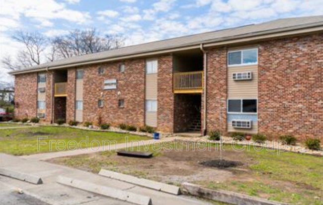 Foto del edificio - 1655 Wales Ave