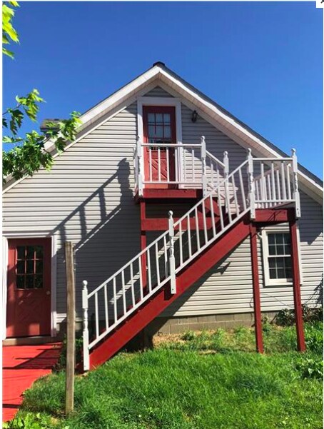 Foto principal - Furnished 4-5 bedroom house with garage