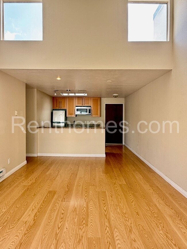 Building Photo - 8308 Regents Rd