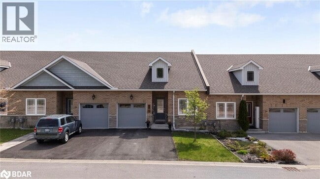 Building Photo - 60 Lily Dr