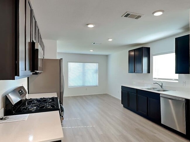 Building Photo - 22264 Stoney Ravine Dr