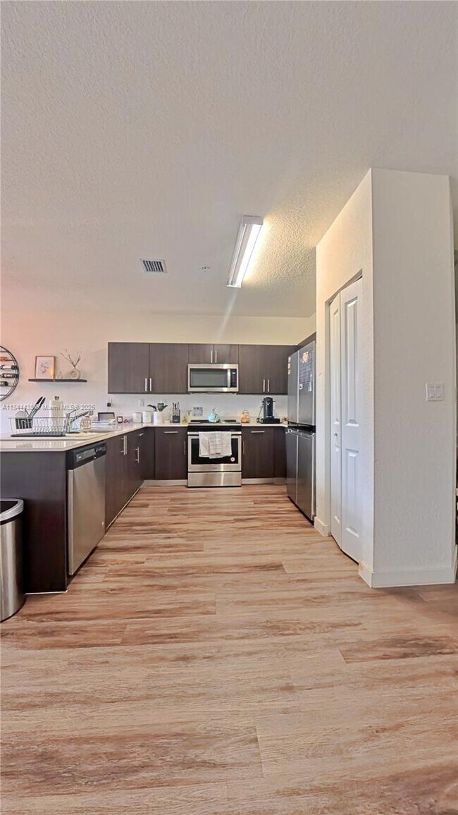 Foto del edificio - 15500 SW 136th St