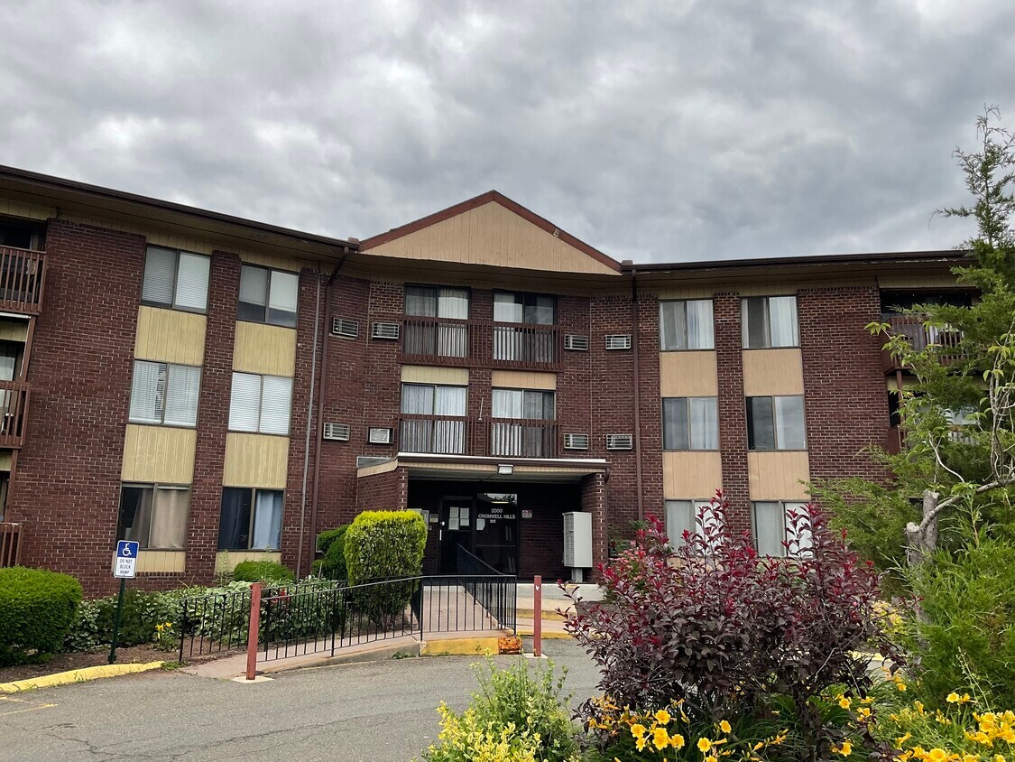 2221 Cromwell Hills Dr Unit 2221, Cromwell, CT 06416 Condo for Rent