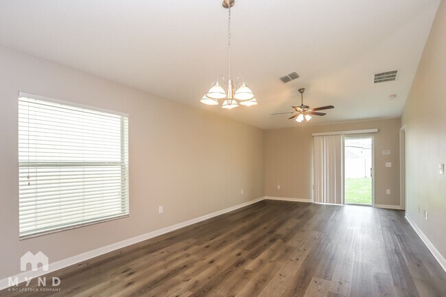 Foto del edificio - 6408 Trent Creek Dr