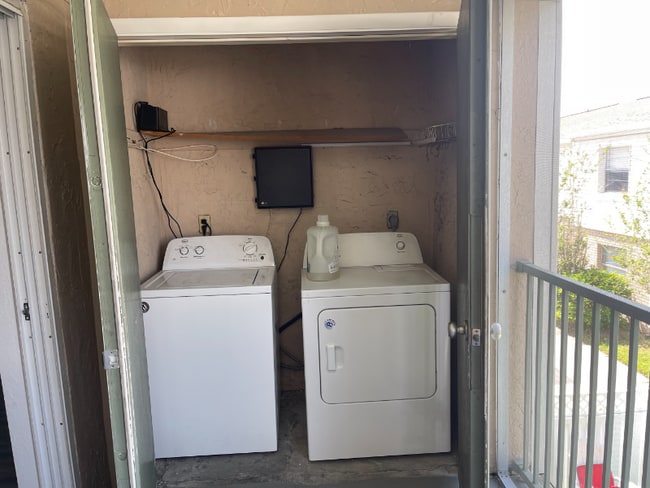 Photo - 7210 N Manhattan Ave Apartment