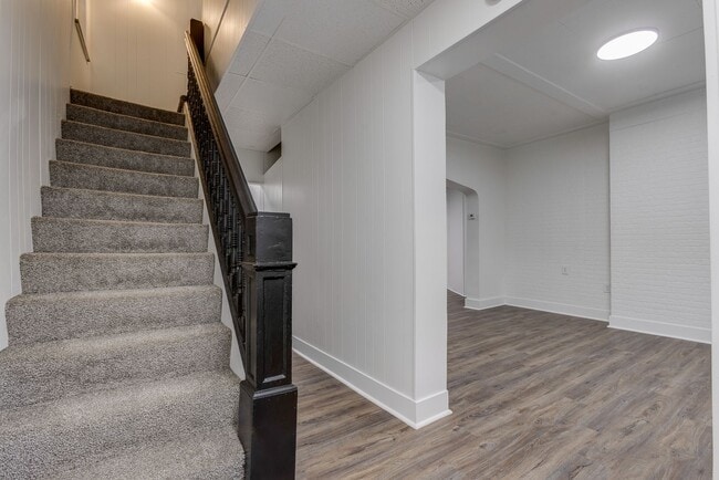 Building Photo - AVAILALBE NOW - Fully Renovated 3BR in Mt. Washington w/ New Kitchen & Rare Off-Street Parking!