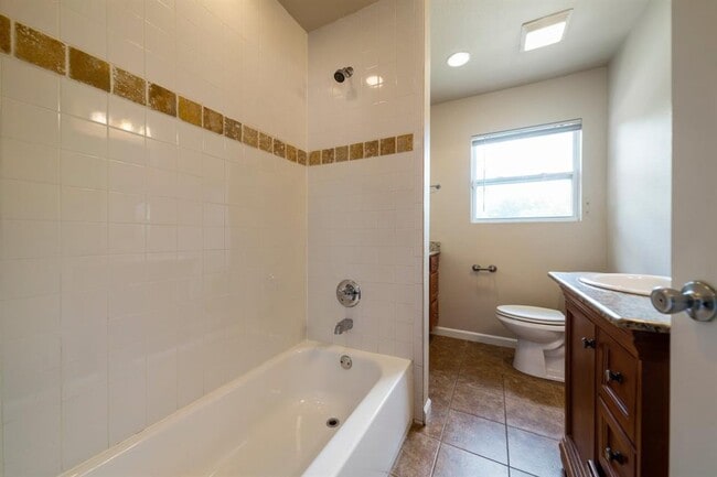 Building Photo - 4805 Evans Ave