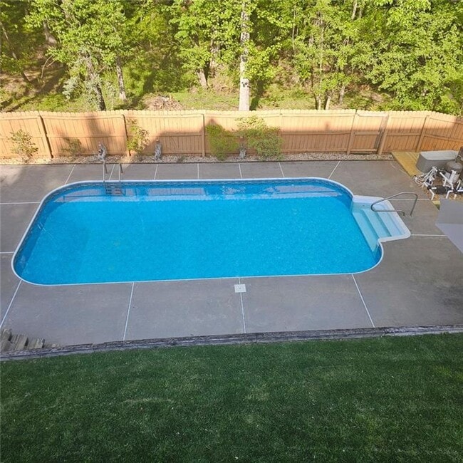 Building Photo - 557 Wisteria Dr