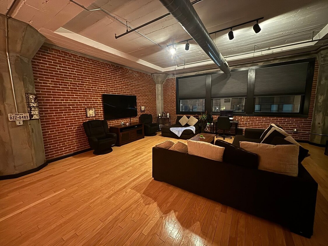 Primary Photo - 2 Bedroom Condo in Saint Louis