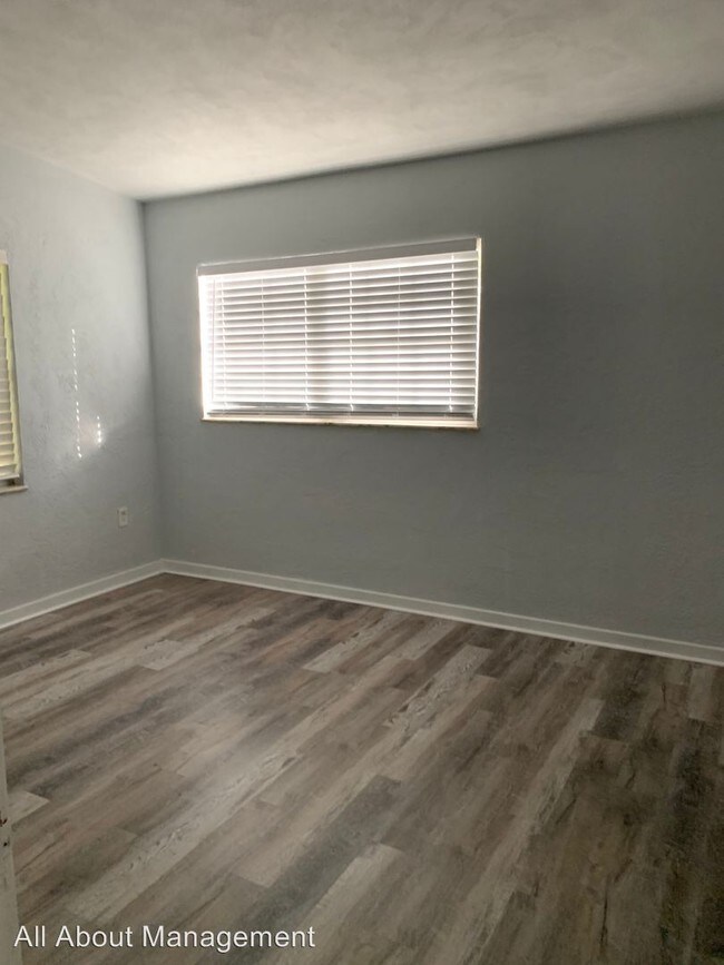 Foto del edificio - 2 br, 1.5 bath House - 2440 S. Elm