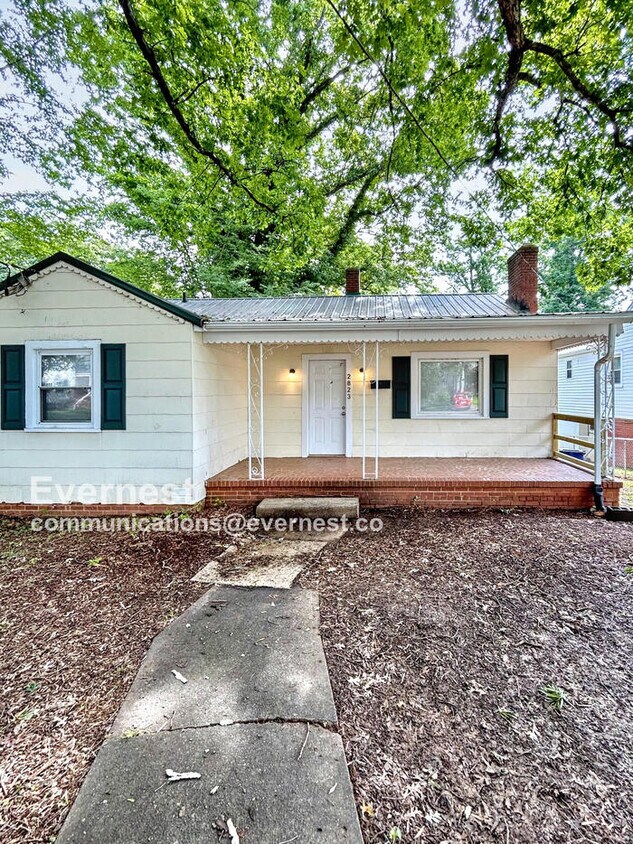 Foto principal - 2823 N Glenn Ave