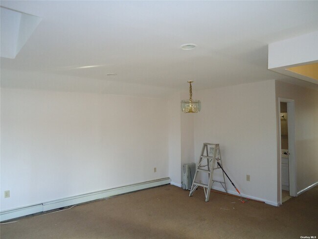 Building Photo - 216-14 114th Ave