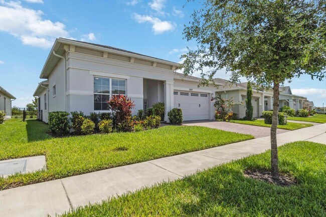 Foto del edificio - For Rent: Immaculate 3 Bed, 3 Bath + Flex ...