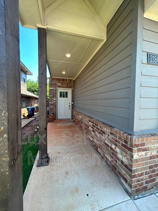 Foto del edificio - 2180 Buena Vida Ln