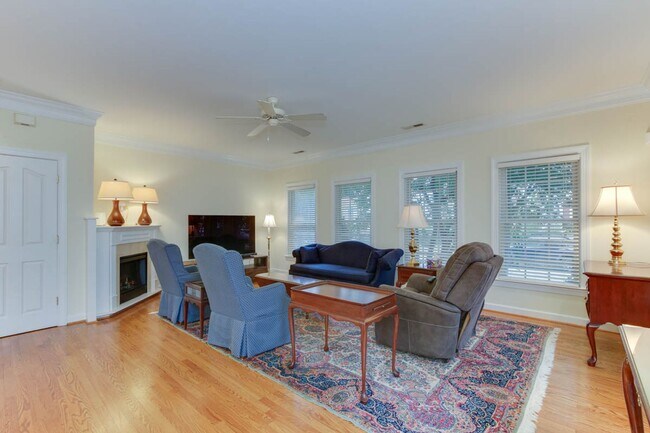 Foto del edificio - 4609 Town Creek Dr