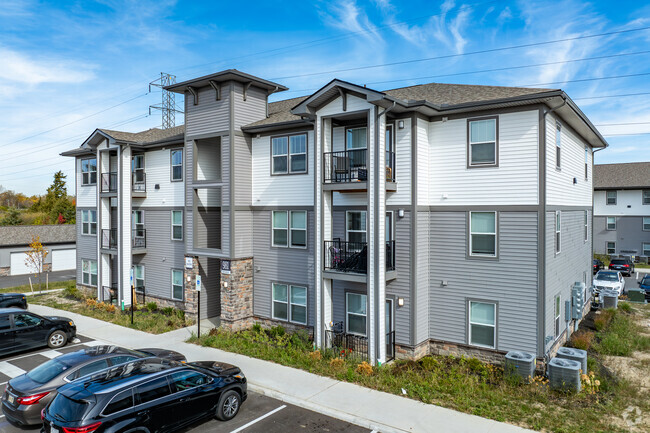 Building Photo - The Retreat at Scioto Creek