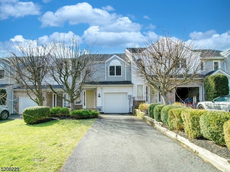 57 Averell Dr, Morris Plains, NJ 07950 Room for Rent in Morris Plains