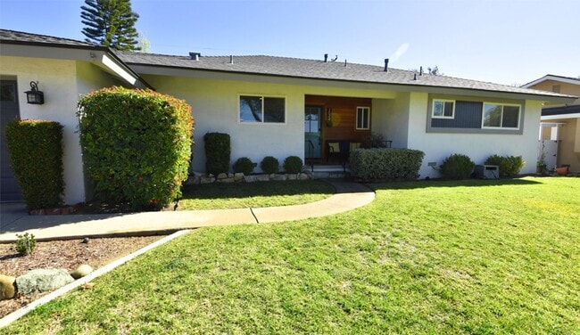Building Photo - Three Bed Home w/Yard in Rolling Hills Area of Fullerton