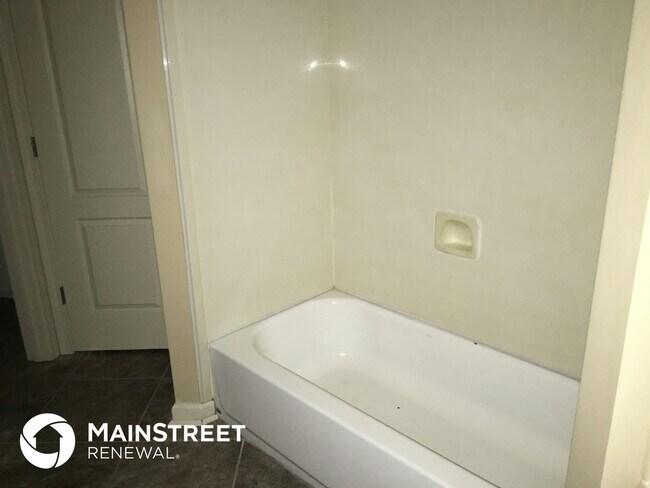 Foto del edificio - 1393 Marhill Cove