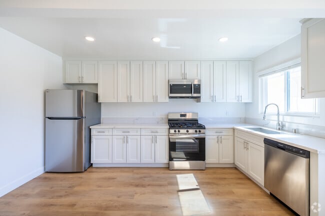 2BR, 2BA - 970SF - Kitchen - Bright & Spacious Renovated Apartments – Prime West Hollywood Location