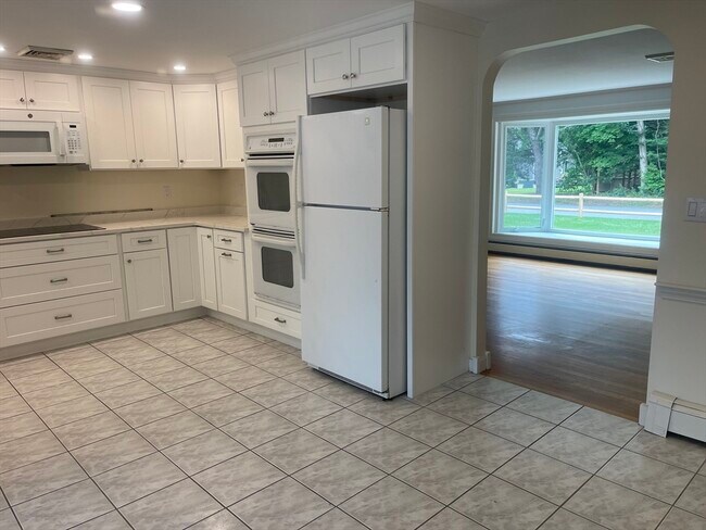 Building Photo - 62 Silverleaf Ln
