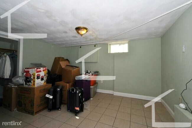 Foto del edificio - 6 br, 3 bath House - 50 Pratt St 44