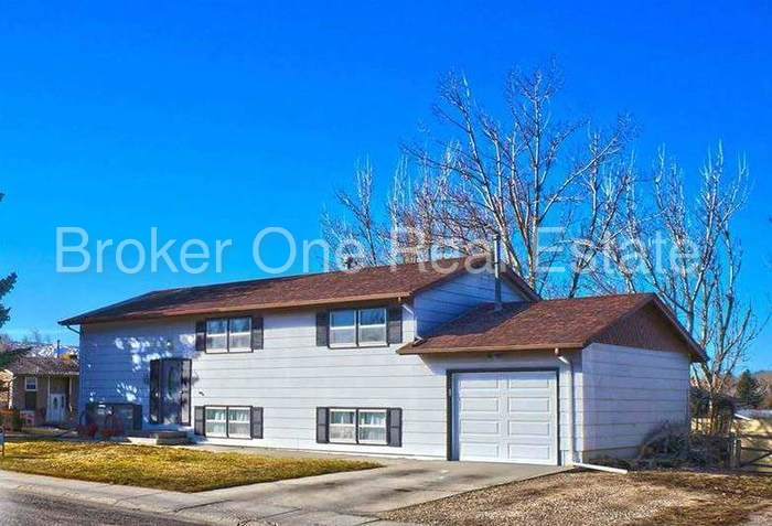 Primary Photo - 350 Wind River Ave