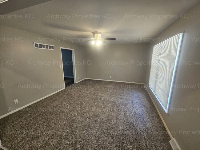 Building Photo - 6019 Noland Rd