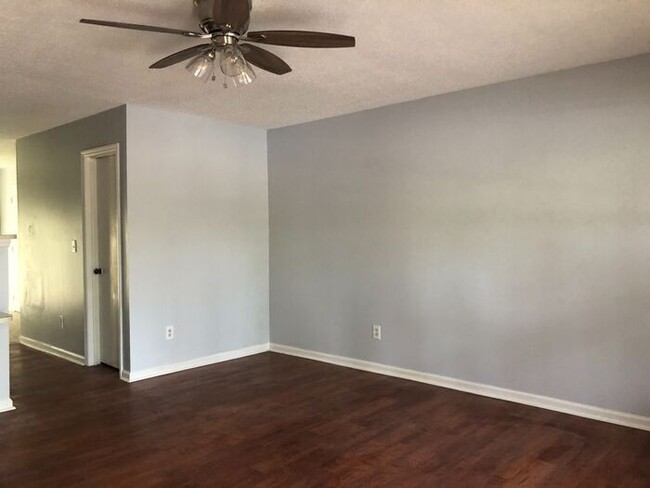 Foto del edificio - SPECIAL: HALF OFF FIRST MONTHS RENT!