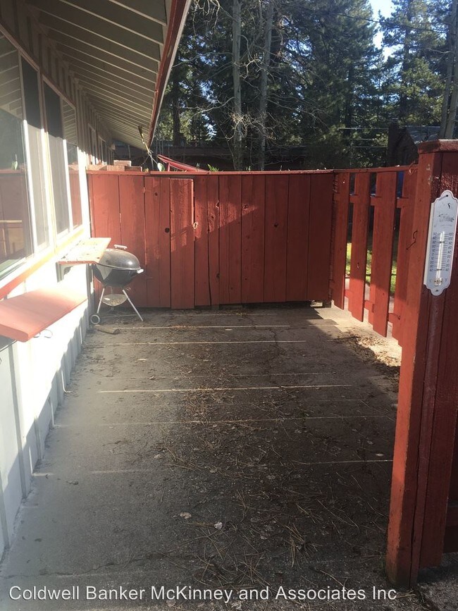 Building Photo - 881 Modesto Ave