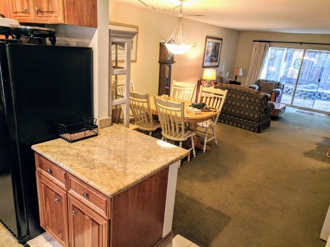 Living/Dining - 845 Southwood Blvd