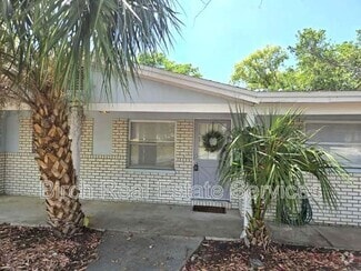 Building Photo - 6839 Forest Ave