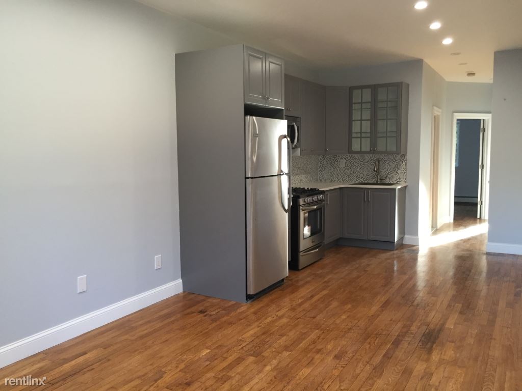 Primary Photo - 297 Tompkins Ave