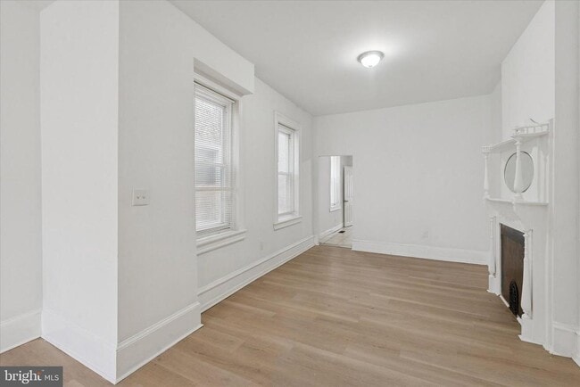 Foto del edificio - 2054 W Glenwood Ave