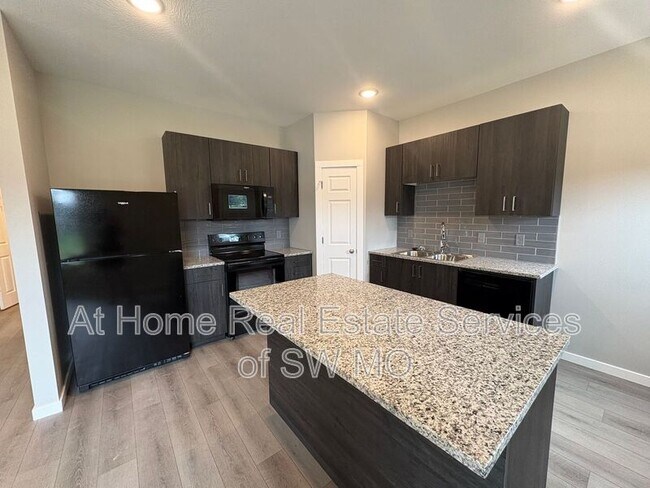 Foto del edificio - 4930 W Minota St