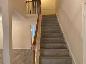 Building Photo - 215 W New Meadows Dr