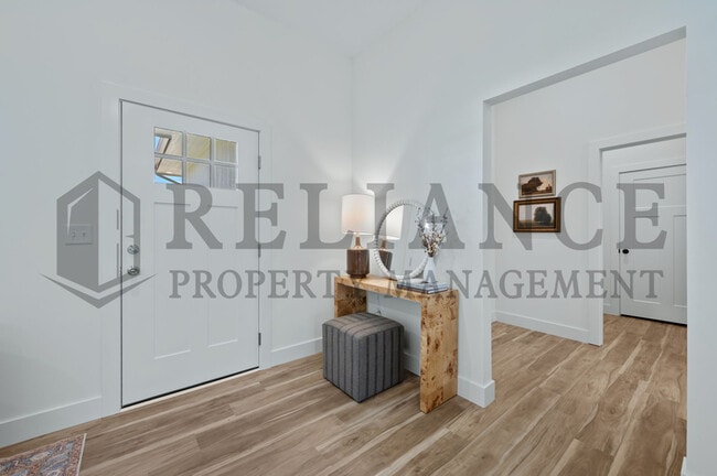 Foto del edificio - 601 E Elmwood St